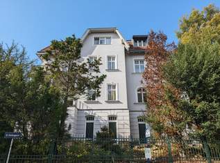 Für Ruhesuchende - 3-Zimmer-Dachgeschosswohnung im grünen 13. Bezirk – Nahe Lainzer Tiergarten, 729000 €, Immobilien-Wohnungen in 1130 Hietzing Für Ruhesuchende - 3-Zimmer-Dachgeschosswohnung im grünen 13. Bezirk – Nahe Lainzer Tiergarten, 729000 €, Immobilien-Wohnungen in 1130 Hietzing