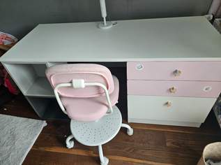 Schreibtisch inkl. Stuhl und Lampe, 105 €, Haus, Bau, Garten-Möbel & Sanitär in 5101 Bergheim