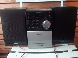 Stereoanlage mit zwei Boxen von Philips 40€ VB Stereoanlage mit zwei Boxen von Philips 40€ VB