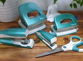 türkises LEITZ WOW Set: 2x Heftgerät + 2x Locher + 1x Schere, 50 €, Kindersachen-Schulsachen in 1020 Leopoldstadt