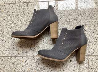 DAMEN STIEFELETTEN , 12 €, Kleidung & Schmuck-Damenkleidung in 2524 Gemeinde Teesdorf