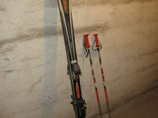 Fischer Ski mit Stöcker, 25 €, Marktplatz-Sportgeräte & Zubehör in 1140 Penzing