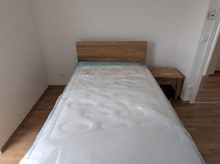 Massivholz-Bett inkl. Lattenrost und Taschenfederkernmatratze und Nachttisch, 880 €, Haus, Bau, Garten-Möbel & Sanitär in 2620 Gemeinde Neunkirchen Massivholz-Bett inkl. Lattenrost und Taschenfederkernmatratze und Nachttisch, 880 €, Haus, Bau, Garten-Möbel & Sanitär in 2620 Gemeinde Neunkirchen