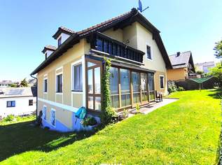 Großzügiges Wohnhaus mit 233 m² in Zwettl – Garten, Wintergarten & Garge, 399000 €, Immobilien-Häuser in Niederösterreich Großzügiges Wohnhaus mit 233 m² in Zwettl – Garten, Wintergarten & Garge, 399000 €, Immobilien-Häuser in Niederösterreich
