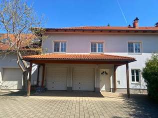 Mehrfamilienhaus in Wiener Neustadt- viel Platz für Generationen!, 890000 €, Immobilien-Häuser in Niederösterreich