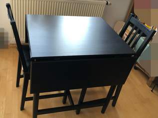 Esstisch mit 2 Stühlen (von IKEA) Esstisch mit 2 Stühlen (von IKEA)