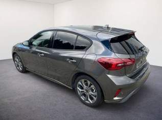 Focus Lim. 1.0 ST-Line/LED/RFK/NAV/19Z/ 92kW..., 30592 €, Auto & Fahrrad-Autos in 6844 Gemeinde Altach