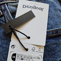 Jeans von Desigual Gr. 38 , 35 €, Kleidung & Schmuck-Damenkleidung in 9500 Villach