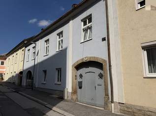 Gepflegtes, kleines Zinshaus in der Nähe des Schloßes mit charmantem Gewölbekeller und schönen Terrassen!, 995000 €, Immobilien-Gewerbeobjekte in 7000 Eisenstadt Gepflegtes, kleines Zinshaus in der Nähe des Schloßes mit charmantem Gewölbekeller und schönen Terrassen!, 995000 €, Immobilien-Gewerbeobjekte in 7000 Eisenstadt