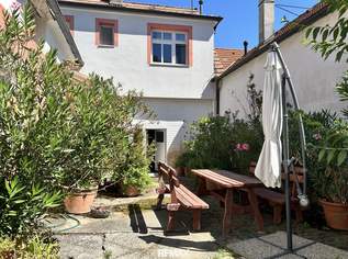 Familienhaus im Grünen mit uneinsehbarem Innenhof, 299000 €, Immobilien-Häuser in 2264 Gemeinde Jedenspeigen Familienhaus im Grünen mit uneinsehbarem Innenhof, 299000 €, Immobilien-Häuser in 2264 Gemeinde Jedenspeigen