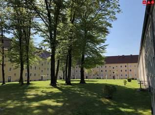 Günstige Starterwohnung in herrlicher Grünlage: praktische 1-Zimmerwohnung mit heller Wohnküche und separatem Schlafzimmer im kleinen Mehrparteienhaus – ideal für Singles, Studierende oder Pendler!, 322.98 €, Immobilien-Wohnungen in 4400 Steyr Günstige Starterwohnung in herrlicher Grünlage: praktische 1-Zimmerwohnung mit heller Wohnküche und separatem Schlafzimmer im kleinen Mehrparteienhaus – ideal für Singles, Studierende oder Pendler!, 322.98 €, Immobilien-Wohnungen in 4400 Steyr