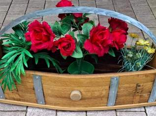 Blumenkiste aus Weinfassdauben , 90 €, Haus, Bau, Garten-Balkon & Garten in 7561 Heiligenkreuz im Lafnitztal Blumenkiste aus Weinfassdauben , 90 €, Haus, Bau, Garten-Balkon & Garten in 7561 Heiligenkreuz im Lafnitztal