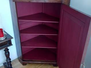 Wiener Biedermeier Eckschrank von 1830