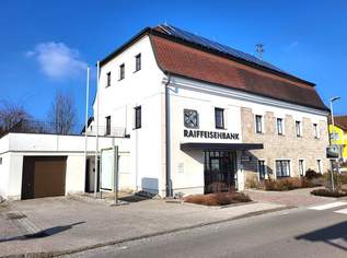 Ehemaliges Bankgebäude in zentraler Lage - vielseitig nutzbare Geschäftsfläche., 295000 €, Immobilien-Häuser in 4981 Reichersberg Ehemaliges Bankgebäude in zentraler Lage - vielseitig nutzbare Geschäftsfläche., 295000 €, Immobilien-Häuser in 4981 Reichersberg