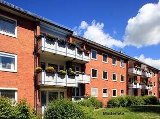 Großzügiges Mehrfamilienhaus mit 13 Wohnungen & vielseitigem Außenbereich, 880000 €, Immobilien-Häuser in 1110 Simmering Großzügiges Mehrfamilienhaus mit 13 Wohnungen & vielseitigem Außenbereich, 880000 €, Immobilien-Häuser in 1110 Simmering