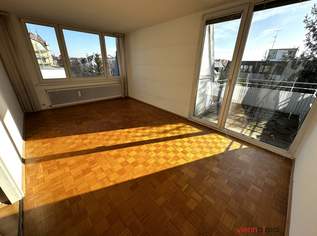 Ruhige und helle DG-Wohnung mit Terrasse, getrennt begehbaren Zimmern und geräumiger Küche - 3. Stock ohne Lift, 1035.01 €, Immobilien-Wohnungen in 1180 Währing