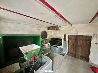 Charmanter Weinkeller mit Grünfläche im Weinviertel, 18000 €, Immobilien-Gewerbeobjekte in 2193 Bullendorf Charmanter Weinkeller mit Grünfläche im Weinviertel, 18000 €, Immobilien-Gewerbeobjekte in 2193 Bullendorf
