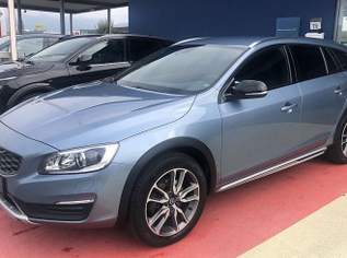 V60 Cross Country D3 Kinetic Geartronic Diesel