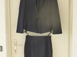 Blazer und Rock dunkelblau, neuwertig Grösse 40, klassisch, 17 €, Kleidung & Schmuck-Damenkleidung in 4813 Altmünster