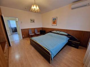 Verkaufe Doppelbett mit Nachtkästchen inkl. Lattenrost & Matratze, 350 €, Haus, Bau, Garten-Möbel & Sanitär in 1220 Donaustadt
