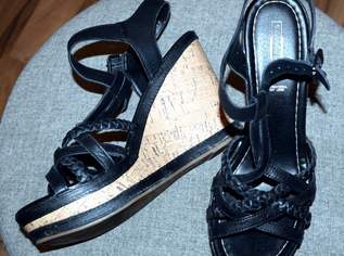 Damen Sandaletten mit Keilabsatz schwarz Marke 5th Avenue Größe 40 Damen Sandaletten mit Keilabsatz schwarz Marke 5th Avenue Größe 40