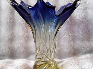 MURANO GLAS VASE    BLAU/DURCHSICHTIG/GOLD-GELB   ca. 1960er    Höhe ca. 26 cm, Gewicht ca. 1,5 kg,  oberes Vasen Außenmaß: Ø ca.22 cm, 180 €, Haus, Bau, Garten-Geschirr & Deko in 3430 Gemeinde Tulln an der Donau