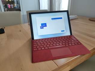 Surface Pro 7 + Eingabestift + Cover (Mohnrot), 900 €, Marktplatz-Computer, Handys & Software in 1040 Wieden Surface Pro 7 + Eingabestift + Cover (Mohnrot), 900 €, Marktplatz-Computer, Handys & Software in 1040 Wieden