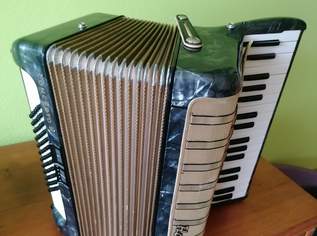 Akkordeon Hohner Concerto III, 420 €, Marktplatz-Musik & Musikinstrumente in 1100 Favoriten Akkordeon Hohner Concerto III, 420 €, Marktplatz-Musik & Musikinstrumente in 1100 Favoriten