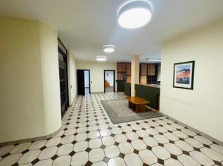 Attraktives Büro in zentraler Lage mit hoher Frequenz und bester Erreichbarkeit, 2150.64 €, Immobilien-Gewerbeobjekte in 4150 Rohrbach-Berg