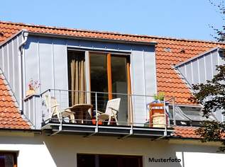 Dachgeschosswohnung mit Loggia, Terrasse, Gartenanteil und Stellplätzen am Wörthersee, 2145150 €, Immobilien-Gewerbeobjekte in 9201 Krumpendorf