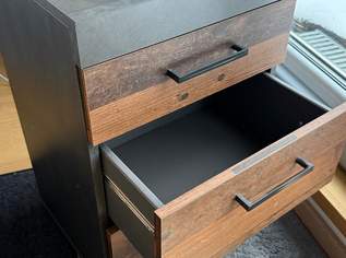 Zwei Nachtkästchen in Dunkelgrau, Dunkelbraun