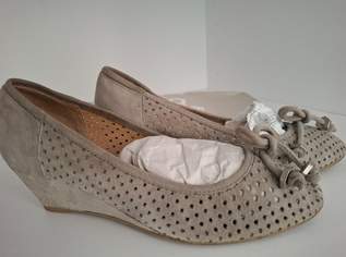 John Grey Pumps Gr. 37, 15 €, Kleidung & Schmuck-Damenkleidung in 1160 Ottakring John Grey Pumps Gr. 37, 15 €, Kleidung & Schmuck-Damenkleidung in 1160 Ottakring