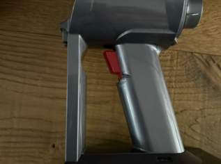 Dyson V8 Akku-Staubsauger mit Zubehör – gepflegt, 159 €, Haus, Bau, Garten-Haushaltsgeräte in 8940 Liezen