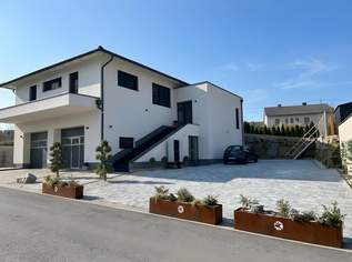 Mehr Platz fürs Leben: Familienhaus mit 4-m-Garage, Hebebühne, Pool & Homeoffice, 869000 €, Immobilien-Häuser in 4322 Windhaag bei Perg Mehr Platz fürs Leben: Familienhaus mit 4-m-Garage, Hebebühne, Pool & Homeoffice, 869000 €, Immobilien-Häuser in 4322 Windhaag bei Perg