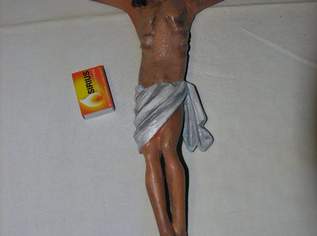 Alte Christus Figur auf Kreuz, 80 €, Marktplatz-Antiquitäten, Sammlerobjekte & Kunst in 1220 Donaustadt