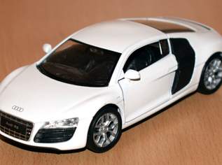 Welly Modellfahrzeug Audi R8 V10 weiß Maßstab 1:36