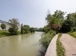 NÄHE DONAUKANAL & ROCHUSMARKT | Sanierungsbedürftige 2-Zimmer-Wohnung mit Innenhof-Loggia | Separate Küche | 5. Liftstock, 299000 €, Immobilien-Wohnungen in 1030 Landstraße