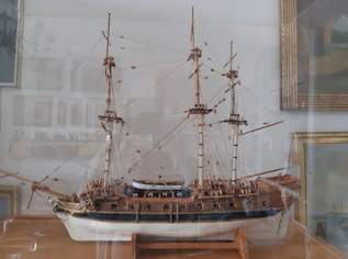 Schiffsvitrine mit 2 alten Segelschiffen o. Segeln Schiffsvitrine mit 2 alten Segelschiffen o. Segeln