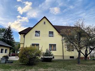 Zwei Eingänge, viele Möglichkeiten: Zweifamilienhaus in Ternitz mit 1.055 m² Grund mit einer Zukunft, die Sie selbst gestalten, 340000 €, Immobilien-Häuser in 2630 Gemeinde Ternitz