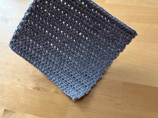 Handgemachter gehäkelter Topflappen - Grau, Baumwolle, 10 €, Haus, Bau, Garten-Geschirr & Deko in 4890 Frankenmarkt
