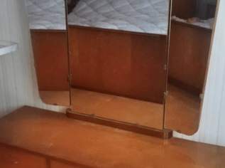 Schmikschrank  retro 50jahre, 30 €, Marktplatz-Antiquitäten, Sammlerobjekte & Kunst in 1020 Leopoldstadt