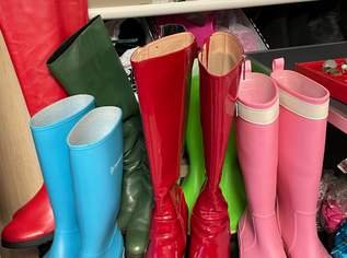Farbige Regenstiefel, 25 €, Kleidung & Schmuck-Damenkleidung in 1040 Wieden