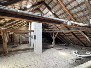 Dachgeschoss - Rohdachboden mit Ausbaupotenzial in absoluter Ruhelage, 293000 €, Immobilien-Wohnungen in 1170 Hernals