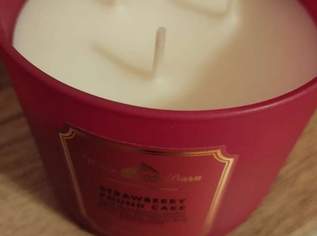 Duftkerze White Barn - 411g schwer -3 Dochts - Duft Erdbeere Duftkerze White Barn - 411g schwer -3 Dochts - Duft Erdbeere