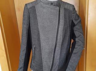 1 mal getragene Jacke in Größe 40 von Kenny S., 15 €, Kleidung & Schmuck-Damenkleidung in 6600 Gemeinde Lechaschau