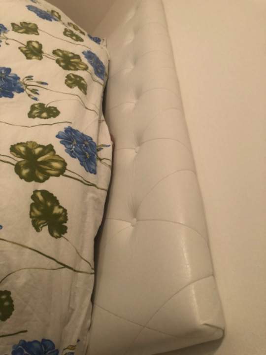 Bett mit Stauraum und Matratze Bett mit Stauraum und Matratze