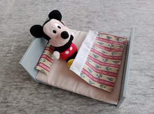 Ganz KLEINE, ca 11cm Mickey Maus mit Bett 16/13/8cm, FIXPREIS 15€ /NUR SELBSTABHOLUNG, 23 Bezirk , KEIN Versand! ! ! ! ! ! , 15 €, Kindersachen-Spielzeug in 1230 Liesing