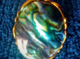 Perlmuttbrosche, 40 €, Kleidung & Schmuck-Accessoires, Uhren, Schmuck in 6845 Hohenems Perlmuttbrosche, 40 €, Kleidung & Schmuck-Accessoires, Uhren, Schmuck in 6845 Hohenems