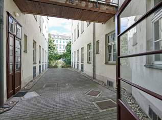 Neubau Living mit Hofblick 2-Zimmer-Eigentum mit Blick in den Innenhof, 549000 €, Immobilien-Wohnungen in 1070 Neubau