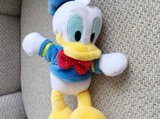 Kleiner Disney Donald mit roter Glitzerfliege ca 22cm FIXPREIS 5€ / NUR SELBSTABHOLUNG,23 Bez. KEIN Versand ! ! ! ! !, 5 €, Kindersachen-Spielzeug in 1230 Liesing